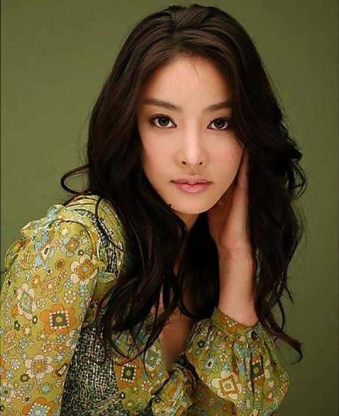 明星潜规则之皇杨紫,揭秘娱乐圈潜规则背后的皇者之路