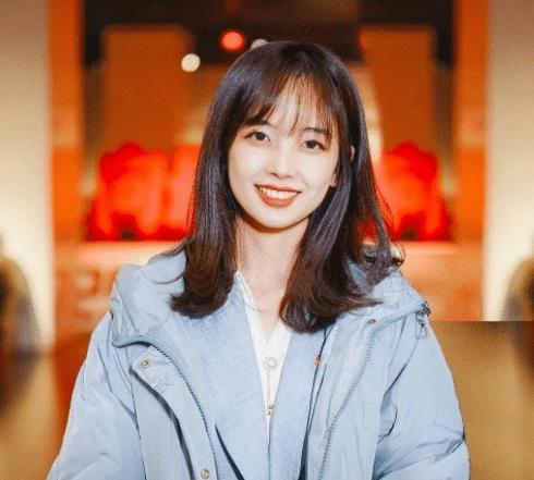 王华圳昱现在的照片,时光流转，风采依旧