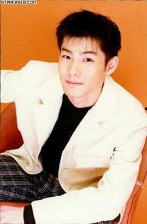 施易男个人资料